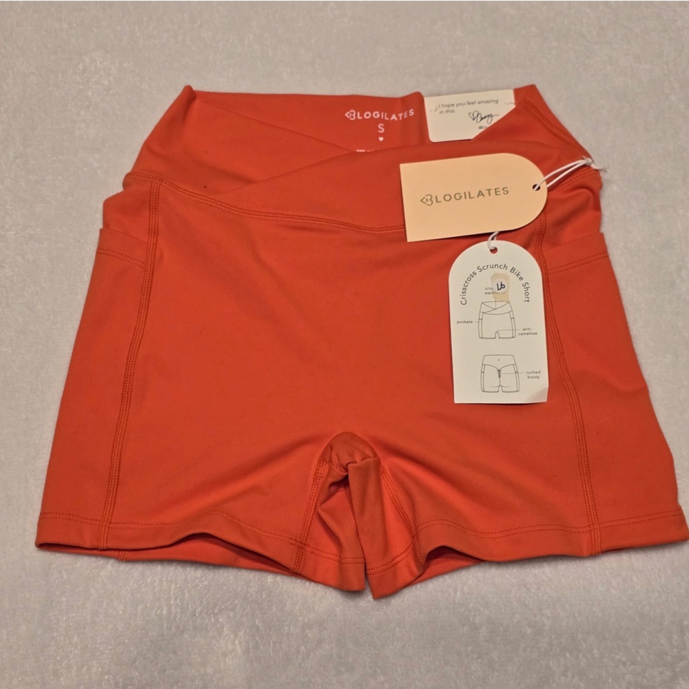 Blogilates Crisscross Scrunch Butt Orange Shorts NWT Women’s Small